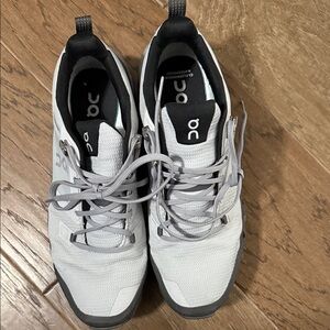 On Running Men's Light Gray Athletic Shoes Cloudwander Waterproof